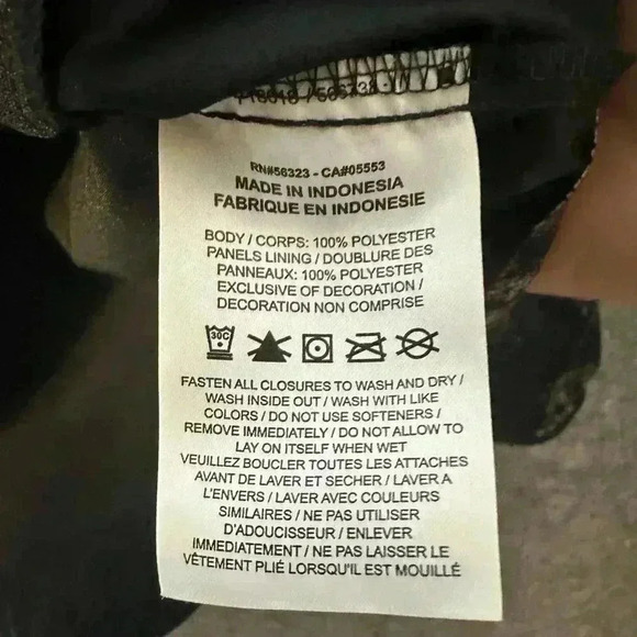 EUC Nike Air Women’s Foil Running Jacket - Small - Picture 9 of 10